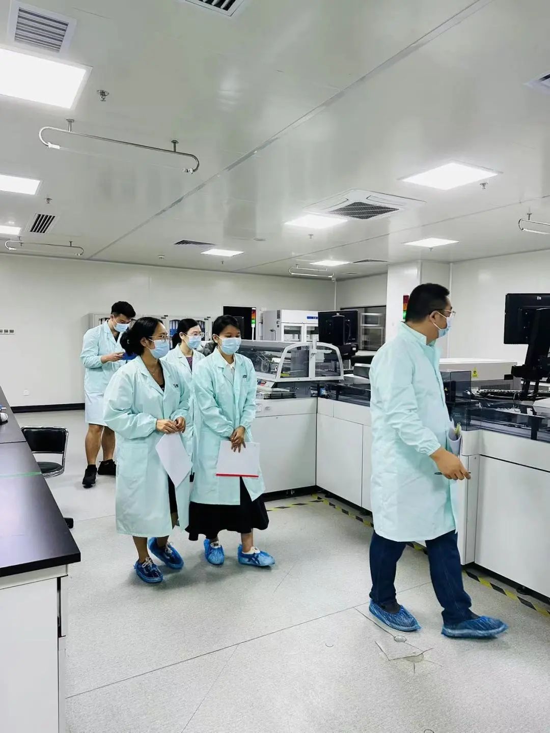 市市场监管局、市检验检测认证协会前往东莞兰卫医学检验实验室实地调研